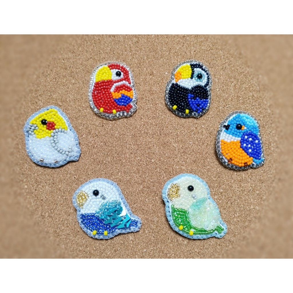 ビーズ刺繍ブローチの商品画像